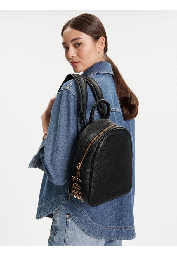 Love Moschino - LOVE MOSCHINO Plecak JC4030PP1NLT0000 Czarny. Kolor: czarny. Materiał: skóra
