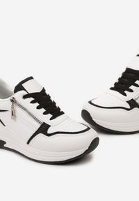 Born2be - Biało-Czarne Sneakersy na Niskim Koturnie z Ozdobnym Suwakiem i Metaliczną Wstawką Lorealissa. Kolor: biały. Obcas: na koturnie #2