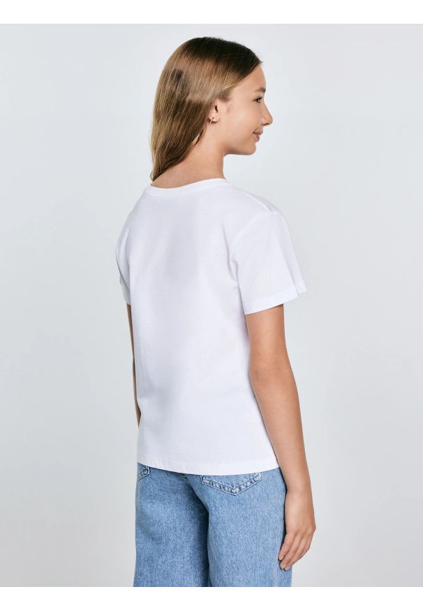 Big-Star - Koszulka dziewczęca z krótkim rękawem biała Basseca 101. Okazja: na uczelnię, na co dzień. Kolor: biały. Materiał: skóra, bawełna. Długość rękawa: krótki rękaw. Długość: krótkie. Sezon: lato. Styl: casual