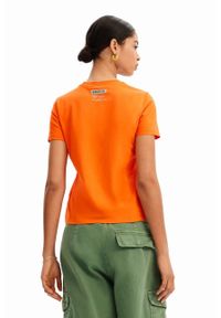 Desigual t-shirt bawełniany kolor pomarańczowy. Kolor: pomarańczowy. Materiał: bawełna. Wzór: nadruk. Styl: klasyczny #5
