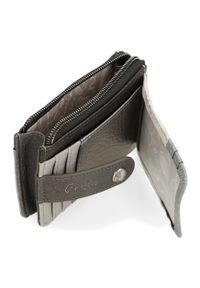 Etui na karty damskie Anekke, z efektownym nadrukiem i metalowym logo wyposażony w przegrodę na banknoty kieszeń na monety zamykaną na suwak oraz lic. Kolor: szary. Wzór: nadruk #7