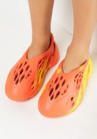 Born2be - Pomarańczowe Sneakersy z Wycięciami i Efektem Ombre Monasa. Zapięcie: bez zapięcia. Kolor: pomarańczowy. Materiał: guma #5