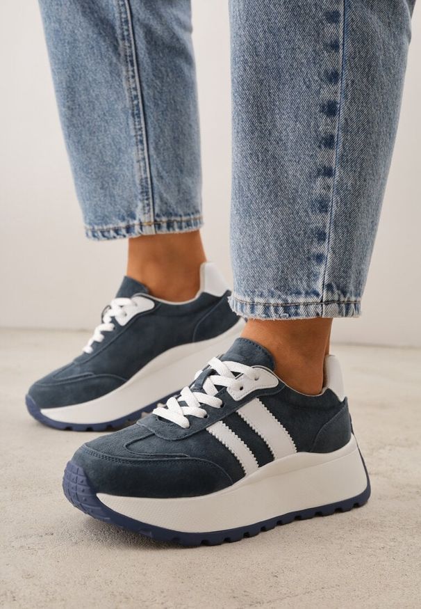 Renee - Granatowe Sneakersy ze Skóry Naturalnej na Platformie Cezella. Okazja: na co dzień. Kolor: niebieski. Materiał: skóra. Obcas: na platformie