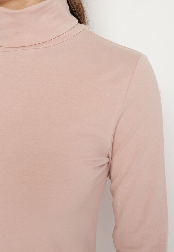 Born2be - Różowa Bawełniana Bluzka z Golfem Neranna. Okazja: na spotkanie biznesowe. Typ kołnierza: golf. Kolor: różowy. Materiał: bawełna. Styl: biznesowy