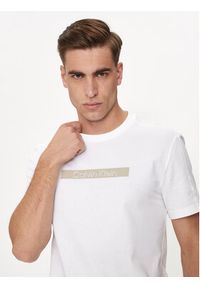 Calvin Klein T-Shirt Shadow Logo K10K113110 Biały Regular Fit. Kolor: biały. Materiał: bawełna #5