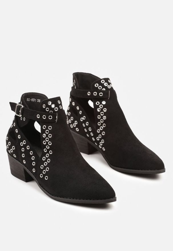 Renee - Czarne Botki Kowbojki na Słupku Ozdobione Nitami i Wycięciem Eleawena. Okazja: na co dzień. Zapięcie: zamek. Kolor: czarny. Materiał: jeans, skóra. Wzór: aplikacja. Obcas: na słupku. Styl: casual