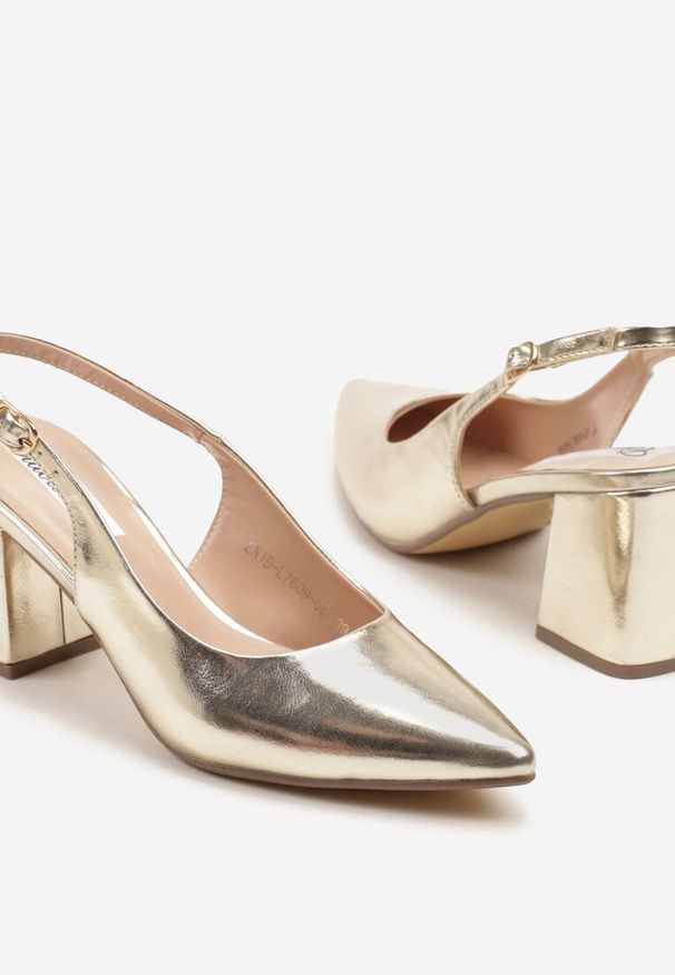 Born2be - Złote Sandały na Słupku z Noskiem w Szpic i Odkrytą Piętą Teharia. Okazja: na co dzień. Kolor: złoty. Obcas: na słupku. Styl: elegancki, casual