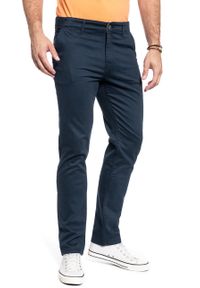 Wrangler - SPODNIE MĘSKIE WRANGLER CHINO IN NAVY W12CW3114 112126258