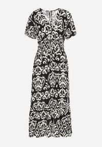 Born2be - Czarna Sukienka z Wiskozy w Abstrakcyjny Wzór Faledira. Okazja: na co dzień. Typ kołnierza: dekolt w serek. Kolor: czarny. Materiał: wiskoza. Długość rękawa: krótki rękaw. Typ sukienki: proste. Styl: klasyczny, casual #2