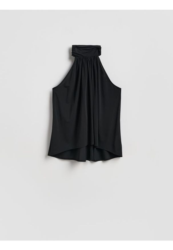 Reserved - Top halter z szalem - czarny. Typ kołnierza: dekolt halter. Kolor: czarny. Materiał: dzianina