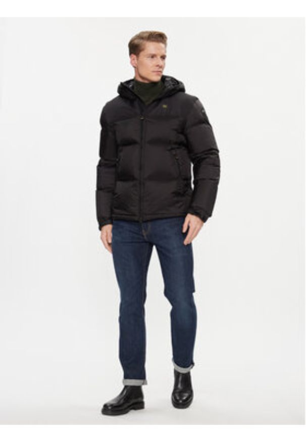 Blauer Kurtka zimowa 23WBLUC03010 Czarny Regular Fit. Kolor: czarny. Materiał: syntetyk. Sezon: zima