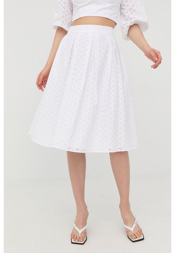 Marciano Guess spódnica bawełniana kolor biały midi rozkloszowana. Kolor: biały. Materiał: bawełna