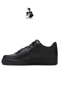 NIKE - Sneakersy Nike Air Force 1 Low '07 Black. Kolor: czarny. Materiał: guma. Szerokość cholewki: normalna. Model: Nike Air Force