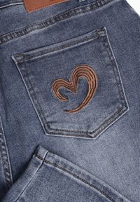 Born2be - Niebieskie Klasyczne Jeansy o Kroju Mom Fit z Wysokim Stanem Nellessa. Okazja: na co dzień, do pracy. Stan: podwyższony. Kolor: niebieski. Styl: klasyczny #4