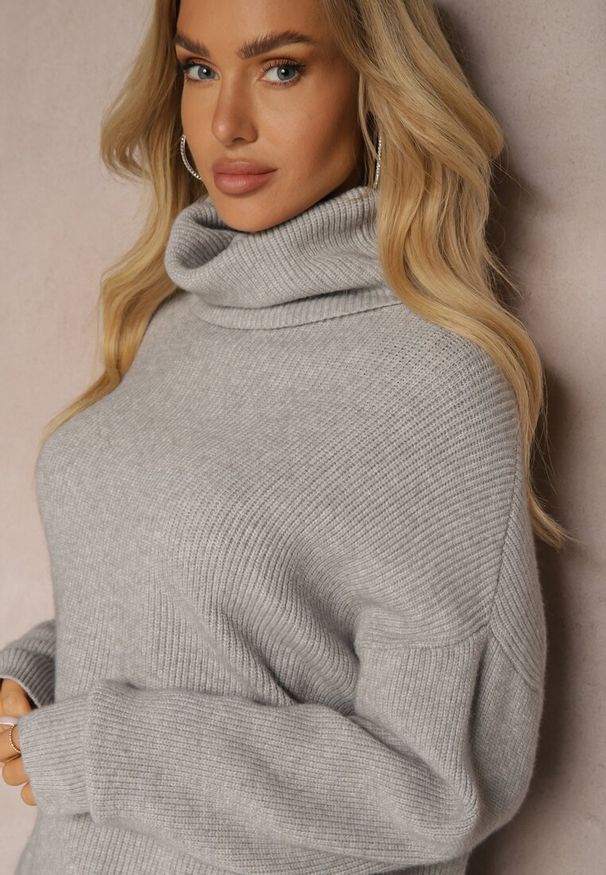 Renee - Szary Golf z Domieszką Wiskozy i Kaszmiru Azivara. Okazja: na co dzień. Typ kołnierza: golf. Kolor: szary. Materiał: wiskoza, kaszmir. Wzór: aplikacja. Styl: elegancki, casual