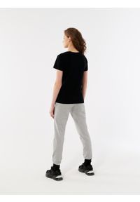 outhorn - T-shirt z nadrukiem damski - czarny. Kolor: czarny. Materiał: bawełna, jersey. Wzór: nadruk #2