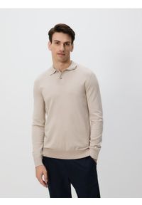 Reserved - Wiskozowy sweter polo - beżowy. Typ kołnierza: polo. Kolor: beżowy. Materiał: wiskoza