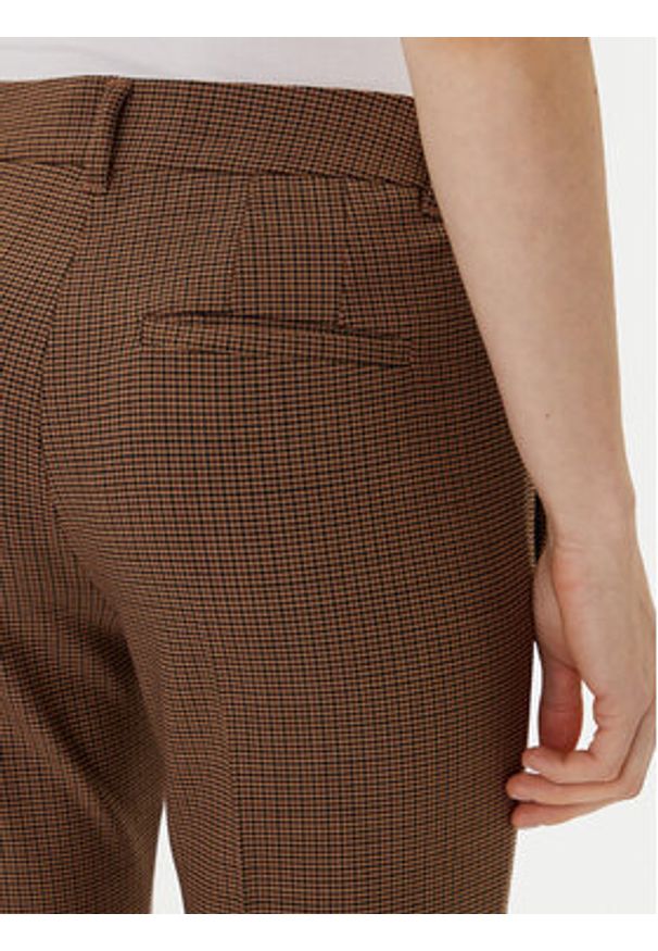 Marella Chinosy Opaco 2523136101 Brązowy Slim Fit. Kolor: brązowy. Materiał: wełna, syntetyk