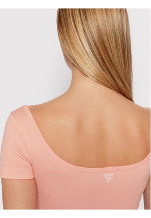 Guess Bluzka V2RP13 ZZ04S Różowy Slim Fit. Kolor: różowy. Materiał: syntetyk