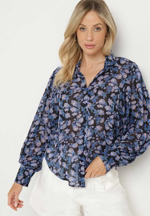 Born2be - Czarna Koszula w Kwiatowy Print Divocca. Okazja: na co dzień. Typ kołnierza: kołnierzyk klasyczny. Kolor: czarny. Materiał: jeans. Długość rękawa: długi rękaw. Długość: długie. Wzór: kwiaty, nadruk. Styl: elegancki, klasyczny, casual