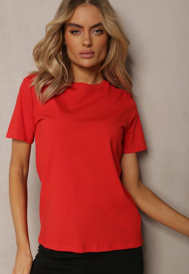 Renee - Czerwony Klasyczny T-shirt z Bawełny o Gładkim Wykończeniu Fioralla. Kolor: czerwony. Materiał: bawełna. Długość rękawa: krótki rękaw. Długość: krótkie. Wzór: gładki. Styl: klasyczny