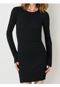 Sinsay - Sukienka mini z okrągłym dekoltem - czarny. Kolor: czarny. Długość: mini #1