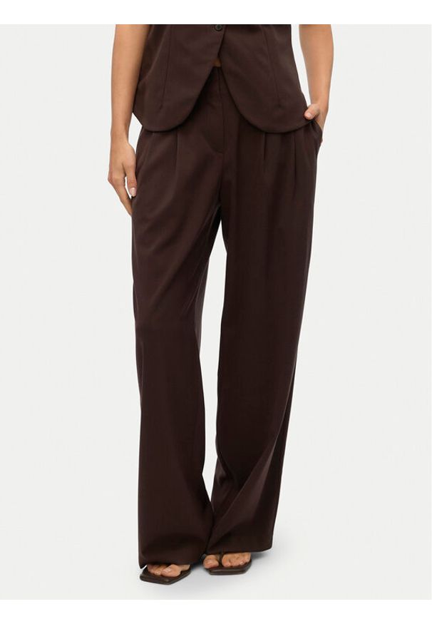 Vero Moda Spodnie materiałowe Sigga 10336315 Brązowy Wide Leg. Kolor: brązowy. Materiał: wiskoza