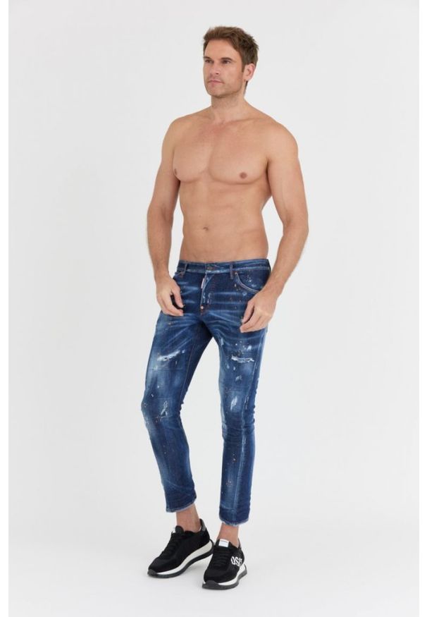 DSQUARED2 Granatowe jeansy sexy twist jean. Kolor: niebieski