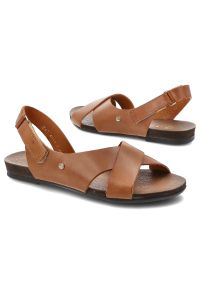 Sandały damskie Armodo, cholewka ze skóry naturalnej lekka podeszwa o minimalistycznym designie, brązowe, 40141. Okazja: na co dzień, na spacer. Zapięcie: pasek. Kolor: brązowy. Materiał: skóra. Sezon: lato. Styl: wakacyjny, casual, klasyczny, elegancki #5