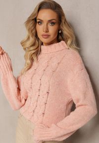 Renee - Jasnoróżowy Golf Wełniany z Warkoczykowym Splotem Emunsja. Typ kołnierza: golf. Kolor: różowy. Materiał: wełna. Długość rękawa: długi rękaw. Długość: długie. Wzór: ze splotem. Styl: klasyczny #3