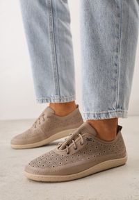 Born2be - Beżowe Skórzane Tenisówki z Ażurową Cholewką Nesseli. Okazja: na co dzień, do pracy, na spacer. Kolor: beżowy. Materiał: skóra. Szerokość cholewki: normalna. Wzór: ażurowy. Styl: boho, casual #1