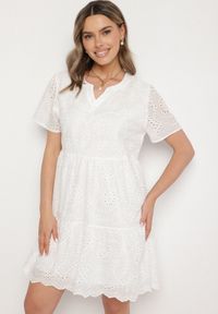 Born2be - Biała Haftowana Bawełniana Sukienka z Ażurowym Wzorem Lumoreline. Okazja: na co dzień, na spacer. Kolor: biały. Materiał: bawełna. Wzór: haft, ażurowy. Sezon: lato. Typ sukienki: proste. Styl: casual, elegancki #7