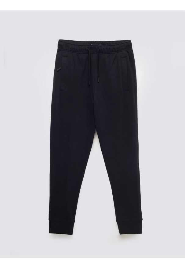 Big-Star - Spodnie dresowe męskie granatowe Kersyn 403/ Ajron 403. Kolor: niebieski. Materiał: dresówka. Wzór: haft, aplikacja