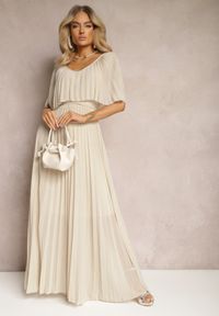 Renee - Beżowa Plisowana Sukienka z Gumką w Pasie z Falbaną Przy Dekolcie Drenia. Kolor: beżowy. Materiał: tkanina