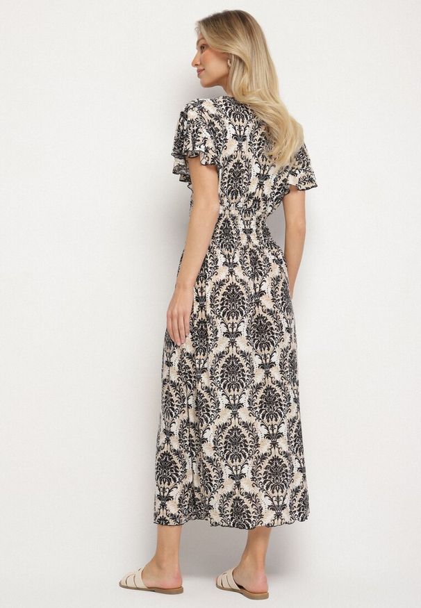 Born2be - Czarna Sukienka w Etno Wzór z Falbankami i Gumką w Pasie Ellivira. Okazja: na co dzień. Typ kołnierza: kołnierz z falbankami. Kolor: czarny. Typ sukienki: kopertowe. Styl: etno
