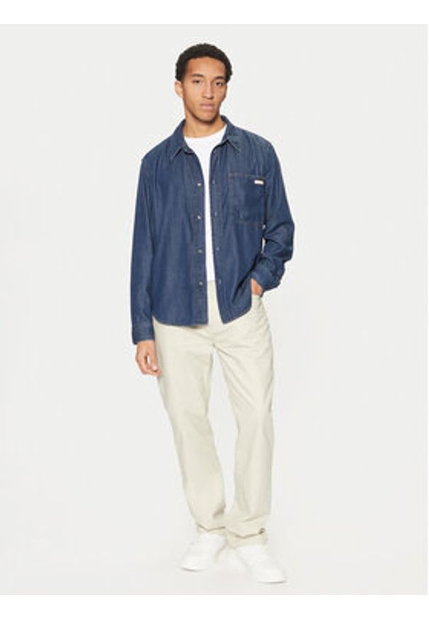 Calvin Klein Jeans Koszula jeansowa J30J327022 Granatowy Regular Fit. Kolor: niebieski. Materiał: bawełna