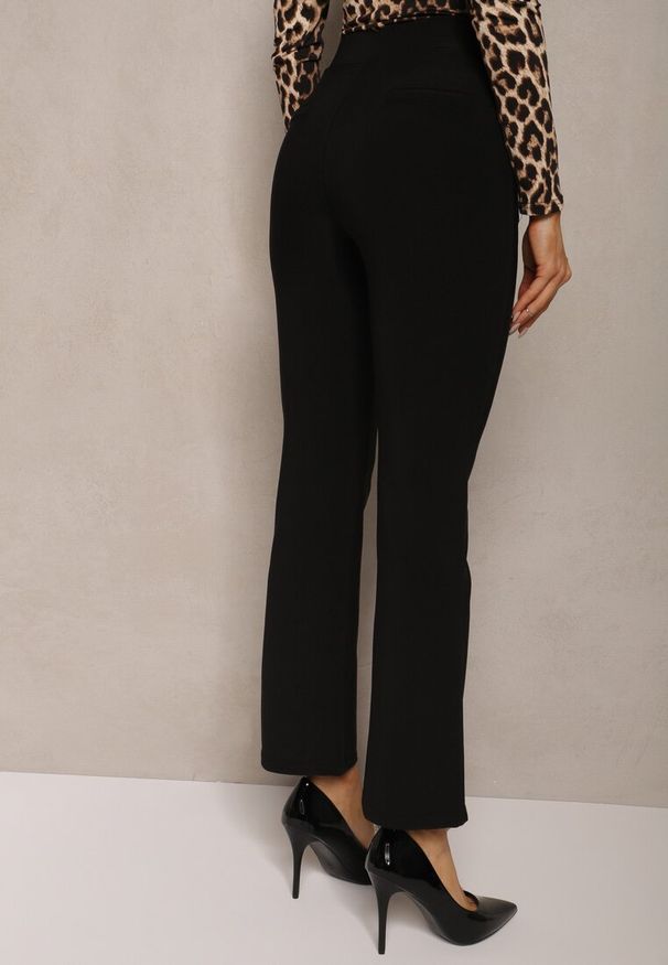 Renee - Czarne Spodnie z Rozszerzanymi Nogawkami High Waist z Imitacją Kieszeni Liatene. Okazja: na co dzień. Stan: podwyższony. Kolor: czarny. Styl: elegancki, casual