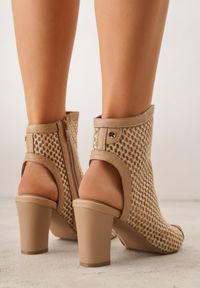 Born2be - Beżowe Plecione Botki na Słupku ze Skórzaną Wkładką i Odkrytą Piętą i Palcami Tesane. Okazja: na co dzień, na randkę. Zapięcie: zamek. Kolor: beżowy. Materiał: skóra. Obcas: na słupku. Styl: casual, elegancki #8