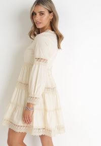 Born2be - Beżowa Sukienka Mini z Koronkowymi Wstawkami i Rozkloszowanym Dołem Femona. Okazja: na co dzień. Kolor: beżowy. Materiał: koronka. Typ sukienki: proste. Styl: casual. Długość: mini #4