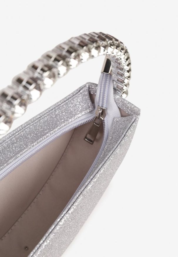 Renee - Srebrna Okrągła Torebka Koktajlowa Ozdobiona Cyrkoniami i Brokatem Fesimala. Kolor: srebrny. Wzór: aplikacja. Styl: wizytowy