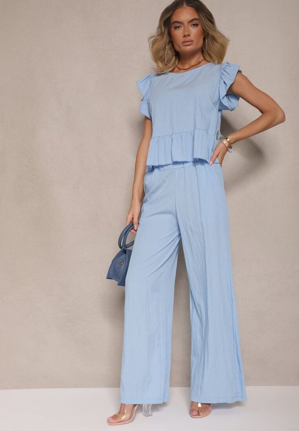 Renee - Niebieski Komplet z Wiskozą Spodnie o Szerokim Kroju i Bluzka z Baskinką Evellimi. Kolor: niebieski. Materiał: wiskoza