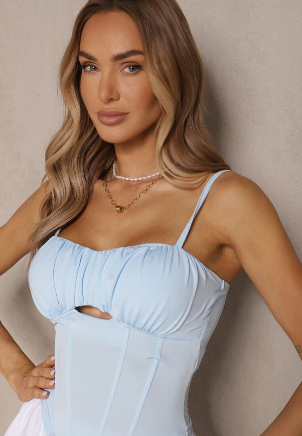 Renee - Jasnoniebieski Top Gorsetowy z Wiskozą i Usztywnionymi Miseczkami Eviness. Okazja: na co dzień. Typ kołnierza: dekolt gorset. Kolor: niebieski. Materiał: wiskoza. Styl: elegancki, casual