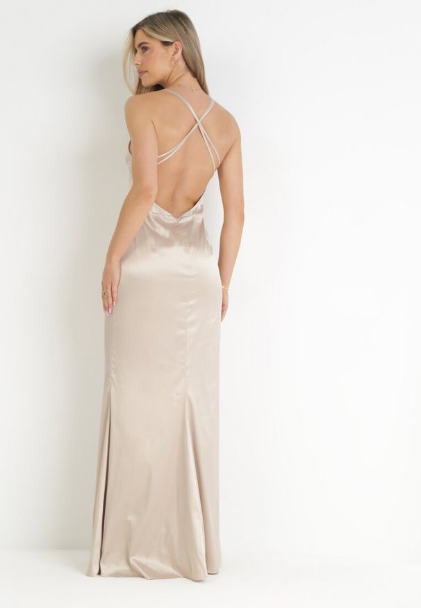 Born2be - Beżowa Satynowa Sukienka Maxi z Ukrytym Suwakiem na Cienkich Ramiączkach Jermela. Okazja: na co dzień. Kolor: beżowy. Materiał: satyna. Długość rękawa: na ramiączkach. Styl: casual. Długość: maxi