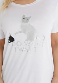 Born2be - Biały T-shirt z Błyszczącym Nadrukiem Kotka Shanaia. Kolekcja: plus size. Kolor: biały. Wzór: nadruk #3