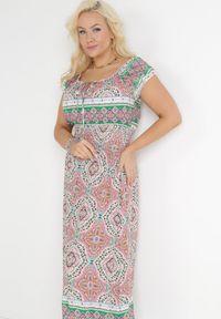 Born2be - Zielono-Różowa Bawełniana Sukienka Maxi we Wzory z Hiszpańskim Dekoltem i Gumkami w Talii Teena. Okazja: na co dzień. Kolor: zielony. Materiał: bawełna. Typ sukienki: rozkloszowane, proste. Styl: casual. Długość: maxi #3