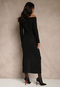 Renee - Czarna Sukienka o Dopasowanym Kroju Ozdobiona Metaliczną Aplikacją Reittia. Okazja: na imprezę. Kolor: czarny. Wzór: aplikacja. Sezon: wiosna #5