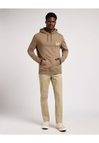 Lee - MĘSKA BLUZA Z KAPTUREM LEE WOBBLY LEE HOODIE PEBBLE 112349358 LM54015544. Typ kołnierza: kaptur