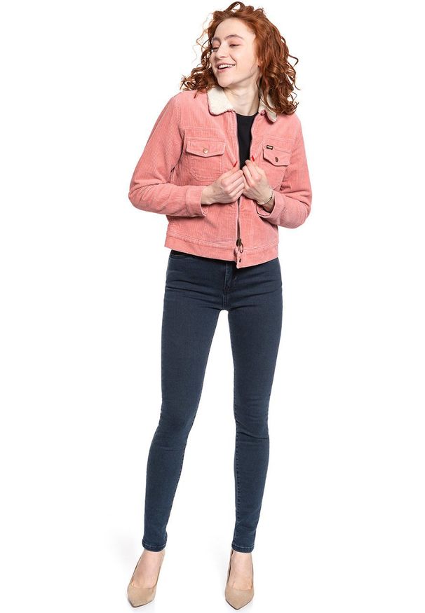 Wrangler - DAMSKA KURTKA ZIMOWA WRANGLER CARPENTER JACKET BRAND APRICOT W420UPP06 112128803. Sezon: zima