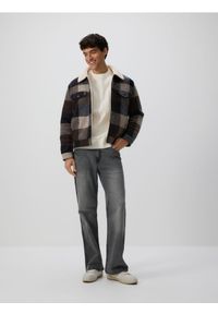 Reserved - Kurtka sherpa w kratę - granatowy. Kolor: niebieski. Materiał: tkanina. Wzór: gładki #1