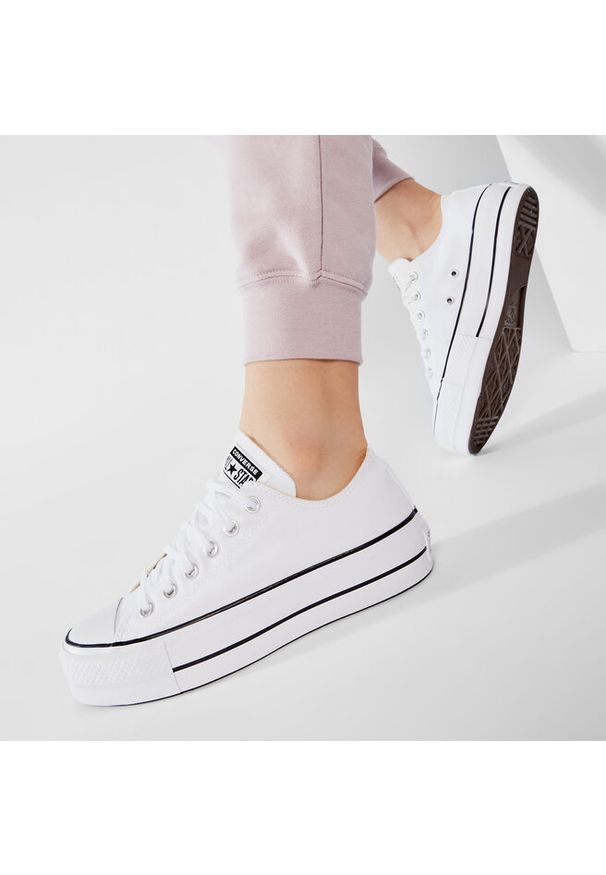 Trampki Converse. Kolor: biały